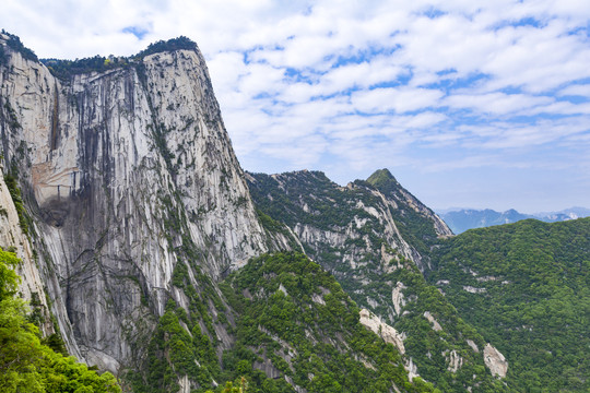 华山断崖石山