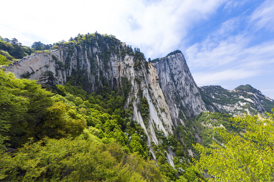 华山断崖石山