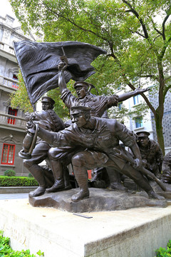 南昌起义第一枪雕塑