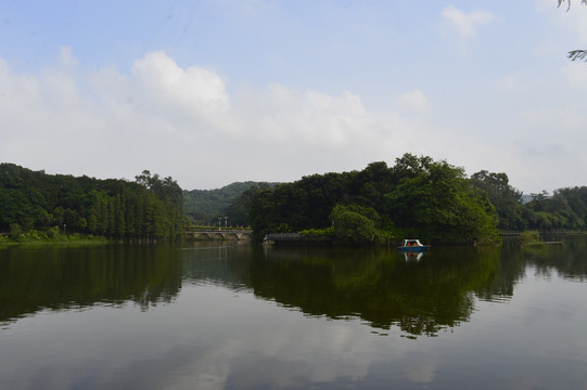 广州越秀麓湖公园