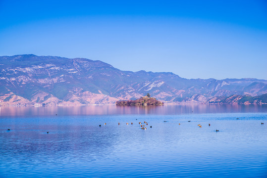 泸沽湖山水