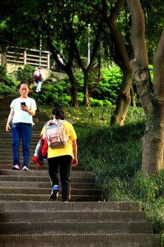 重庆虎头岩公园山腰步道