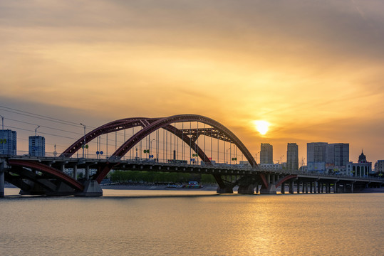 辽宁省朝阳市大凌河风光