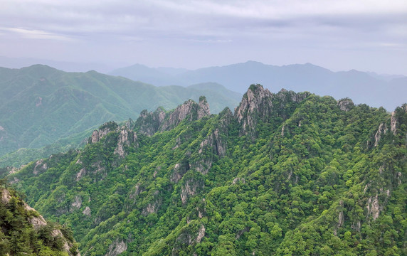 伏牛山景色