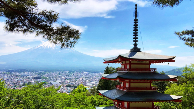 新仓山浅间公园忠灵塔与富士山