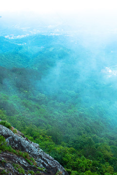 信宜石根山