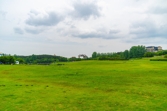 湖北武汉木兰草原风景区初夏风光