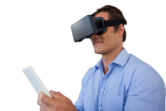 商人拿着平板电脑用虚拟现实眼镜
