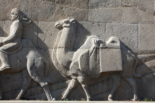 骆驼队雕塑