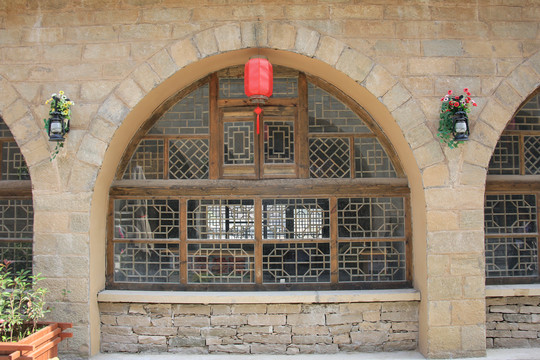 陕北拱形木雕窗户