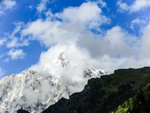 四姑娘山