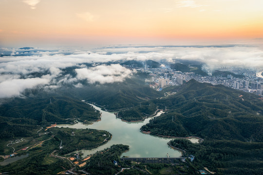 中山金钟水库云海