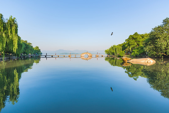 杭州西湖涌金广场