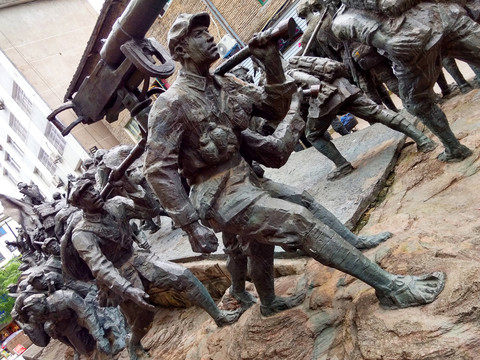 红军战士铜像
