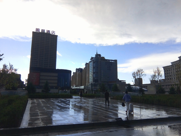 雨后的城市