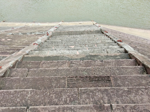 码头石阶