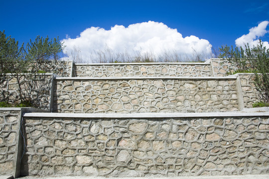 山体石墙