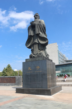 浙师大孔子像