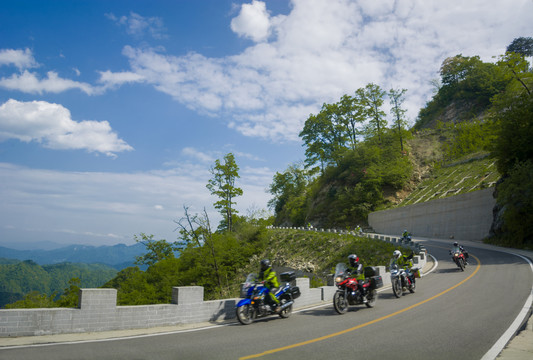 公路摩托车