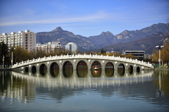 湖光山色旅游景观