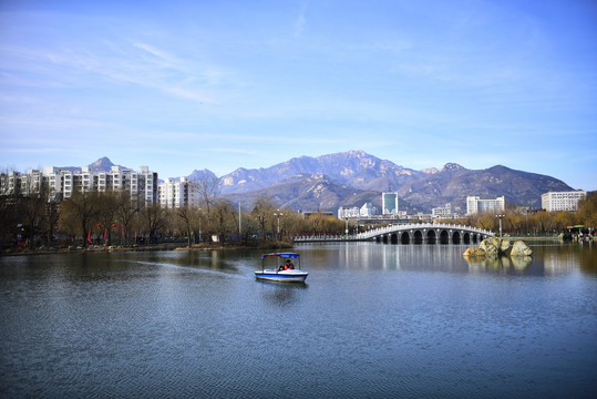 湖光山色旅游景观