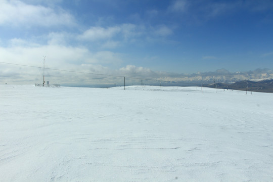 雪山天山山脉