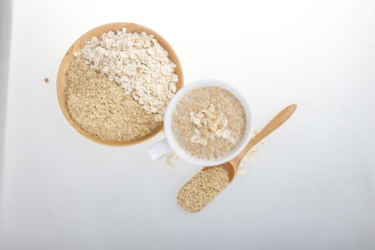 燕麦片与小麦胚芽