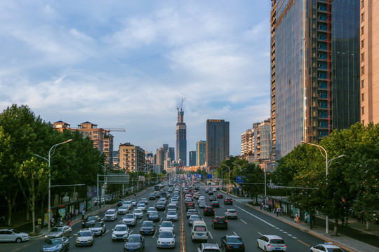 球场路过街天桥看三阳路