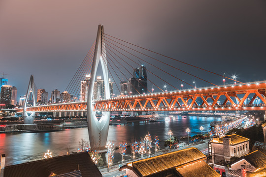 重庆东水门长江大桥和龙门浩老街