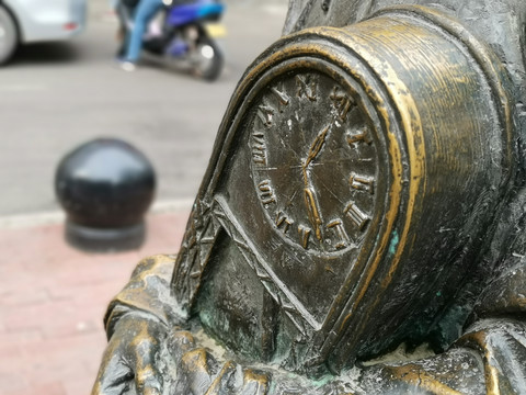 青铜雕塑钟表