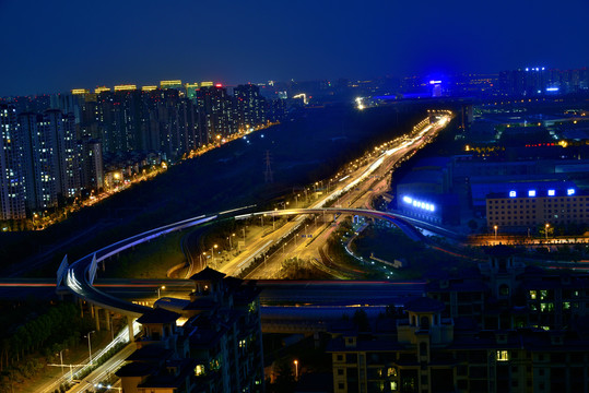 城市道路夜景