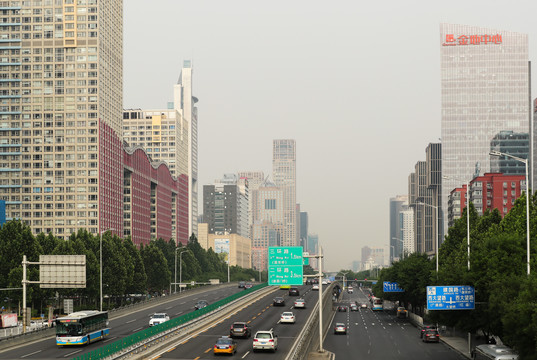 北京建国路街景