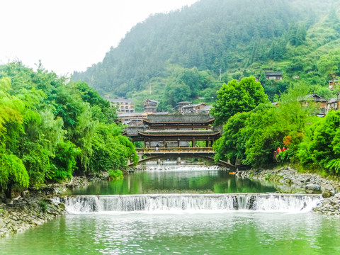 苗寨风雨桥