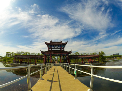 嫩江农场风景区水上公园铁锁链吊