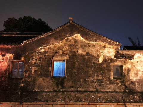 苏州旗袍店夜景