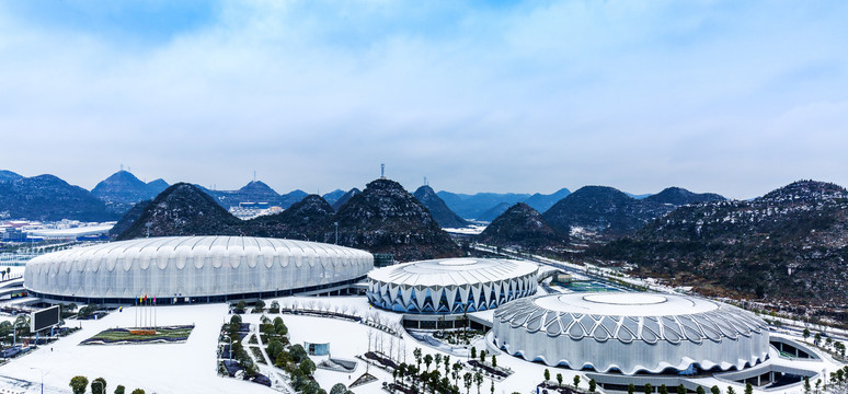 安顺奥体中心雪景