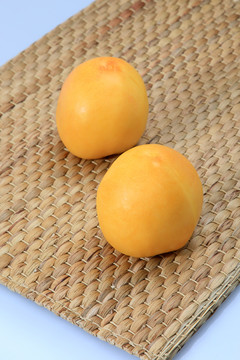 黄色油桃