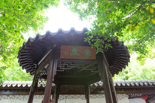 江苏苏州报恩寺廉泉亭