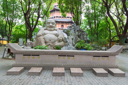 江苏苏州报恩寺弥勒佛雕像