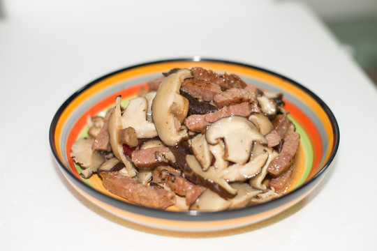 香菇炒牛肉