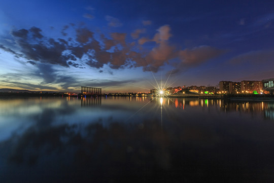 中国山西太原晋阳湖夜色风光