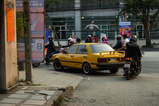 街头复古汽车