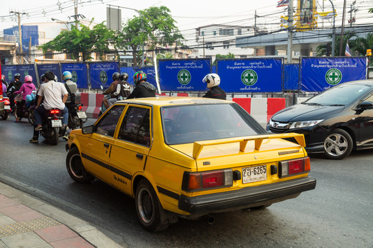 街头复古汽车