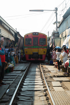 泰国美功铁路市场