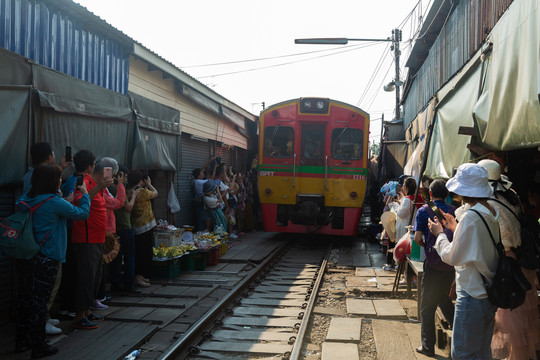 泰国美功铁路市场