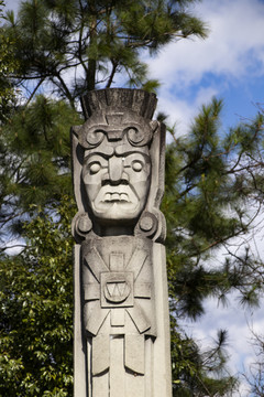 墨江双胞文化园石雕柱子