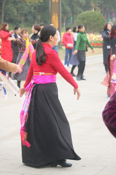 节日舞蹈