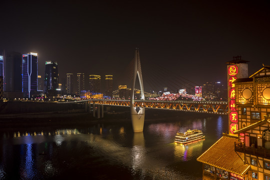 重庆洪崖洞千千厮门大桥夜景