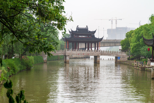 江苏苏州枫桥风景区渔隐桥