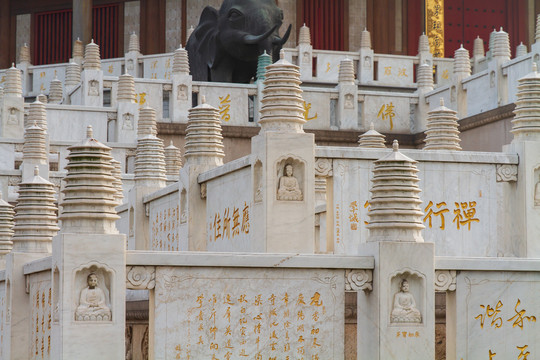 常州天宁禅寺天宁宝塔护栏碑廊